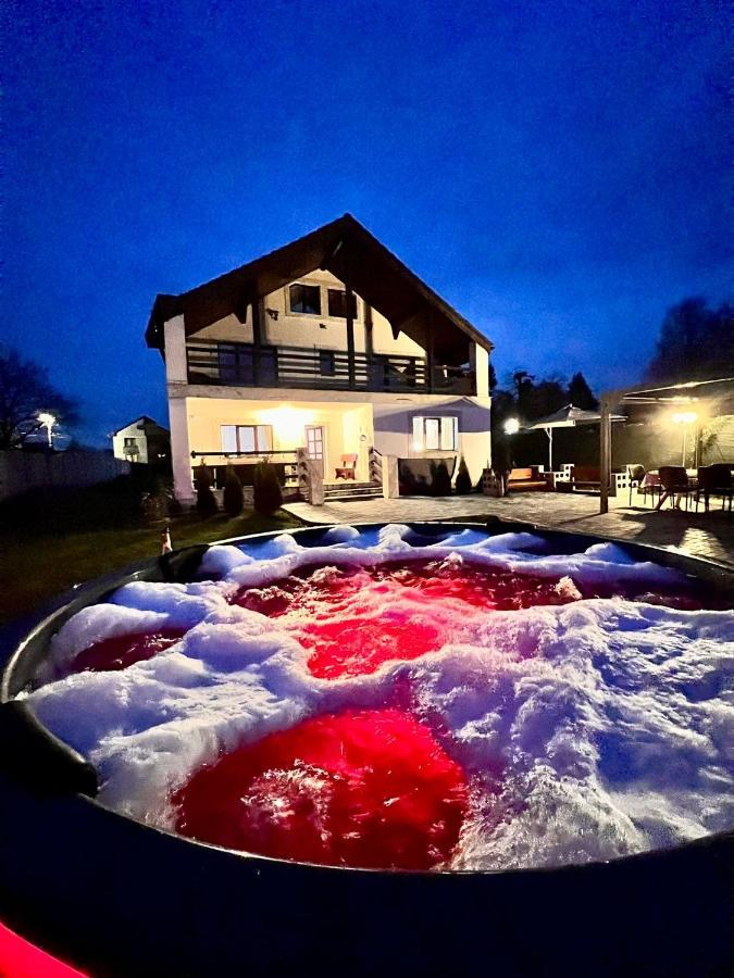 Garden Villa Brasov Bagian luar foto